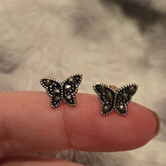 Girl Smiles Jewelry - Sterling Silver Marcasite Butterfly Stud Earrings Brand New In Box